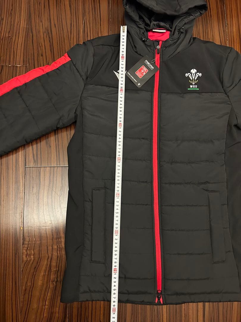 【新品未使用】Macronラグビー　ウェールズ代表　トラベルコート 海外Ｍ