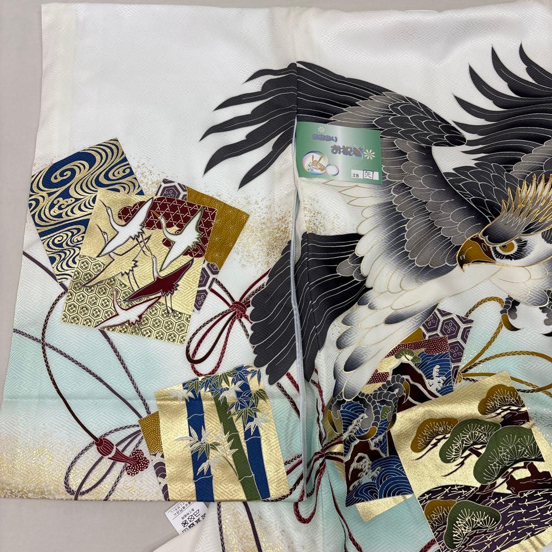 新品正絹産着祝着白地京友禅豪華刺繍、本金彩、特選大鷹と大将兜祝色紙 「即決価格」