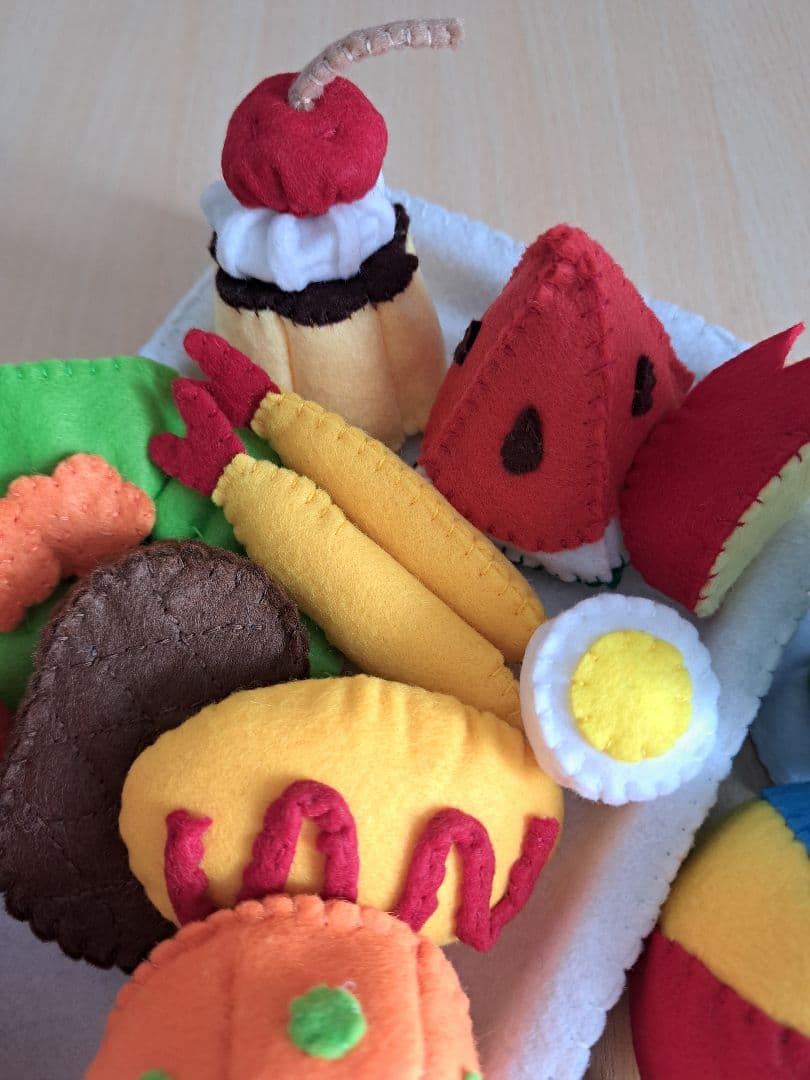 フェルト　おままごと　新幹線お子さまランチセット　パン　ピザ