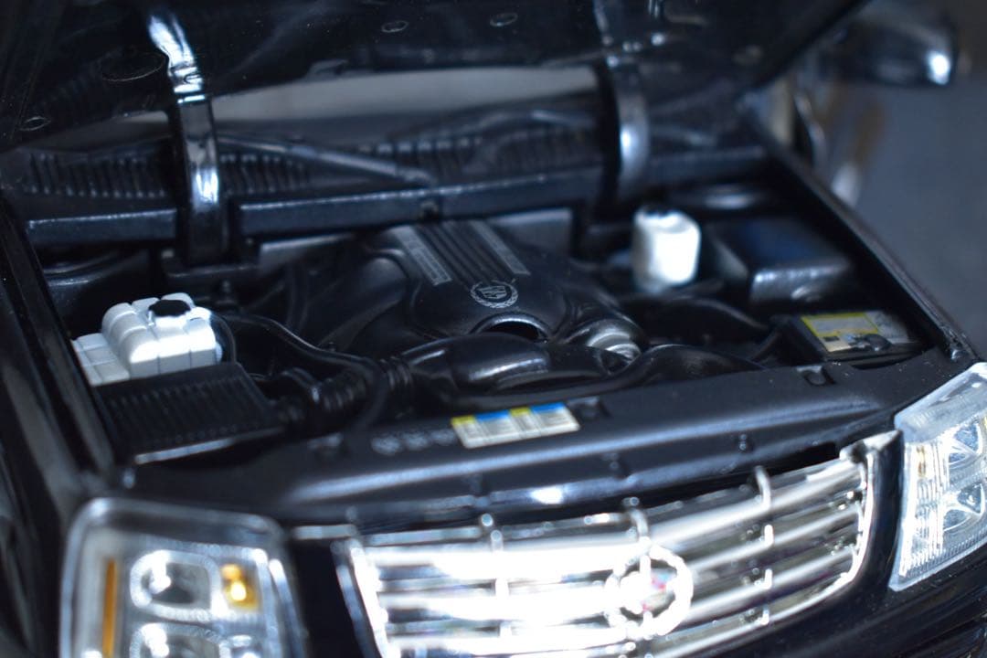 1/18 アンソン キャデラック エスカレード EXT トラック アバランチ