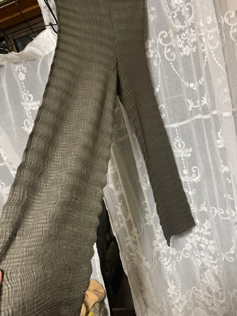 イッセイ　ミヤケ　パンツ