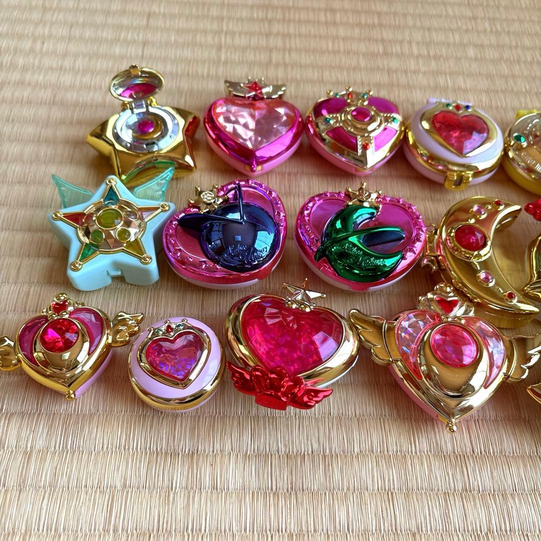 セーラームーン　ガチャ　グッズ