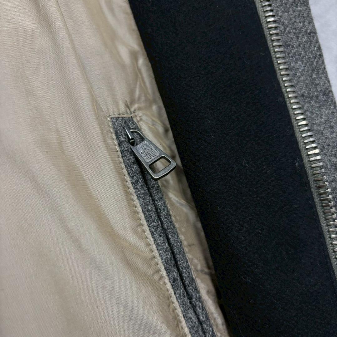 MONCLER モンクレール　グレー ダウンコート N2285
