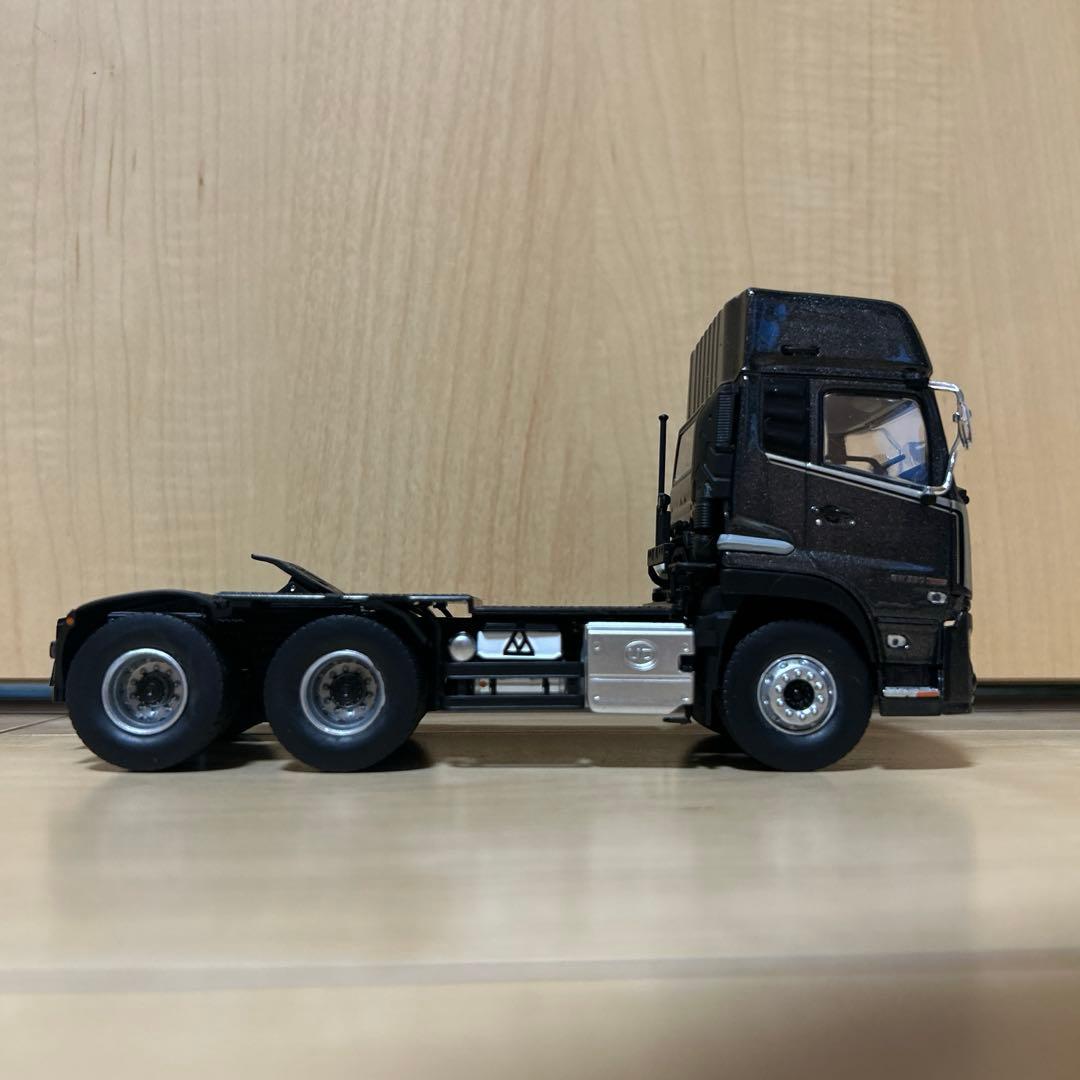 h*e様 UDトラックス　クオン　トラレーラーヘッド 1/43 非売品　ラスト1