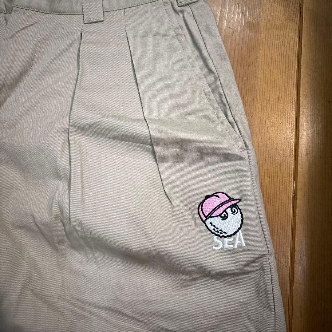 マルボンゴルフwind and sea ベージュ刺繍入りワイドチノパンツ