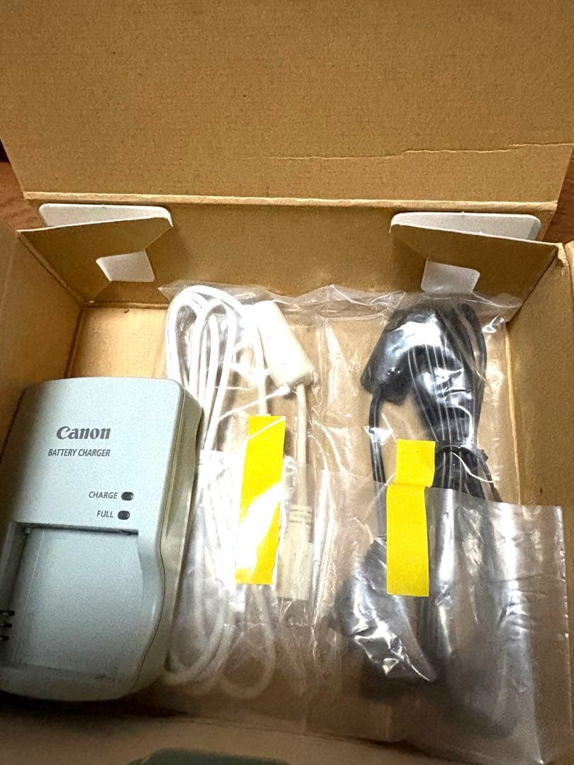 Canon IXY 10S デジカメ　SDカード付き　美品