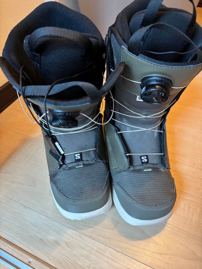 SALOMON スノーボードブーツ