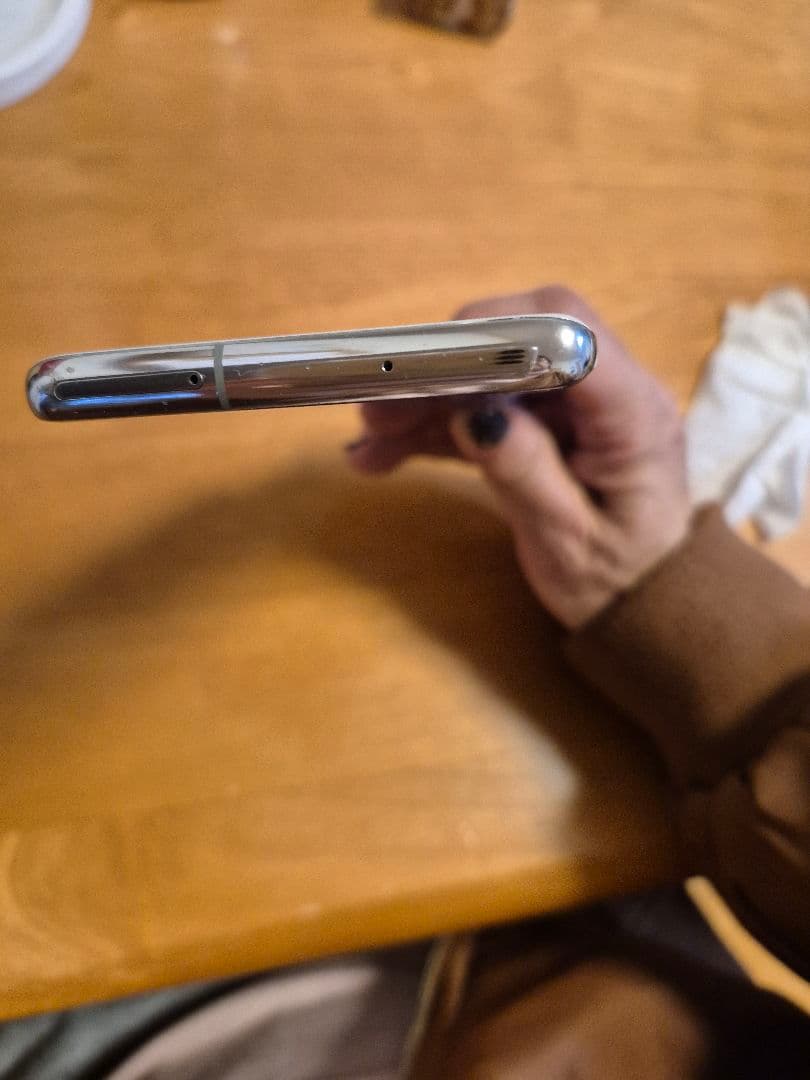 中古Galaxy S10 SCV41プリズムホワイト