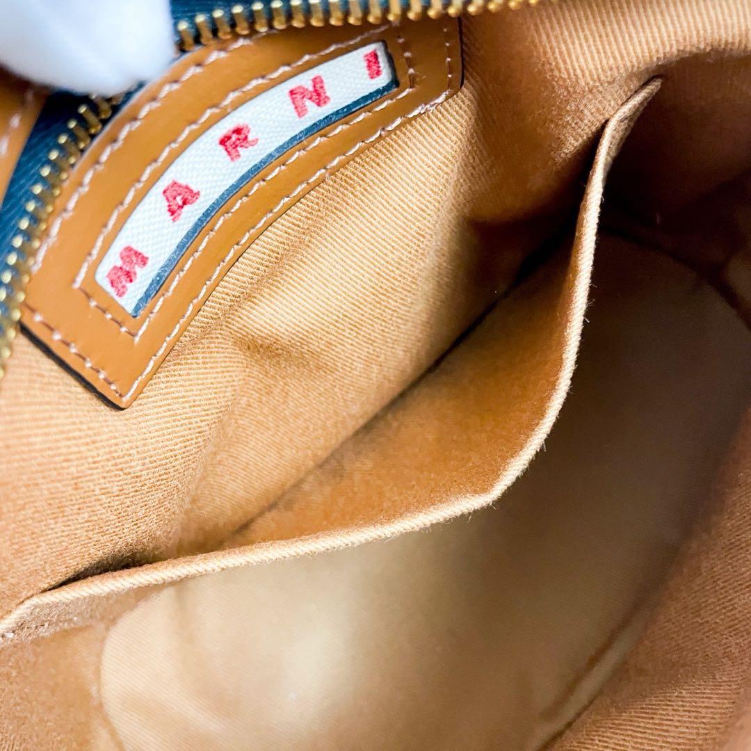 ✨新品未使用✨MARNI かごバッグ トロピカリアポーチ クラッチバッグ