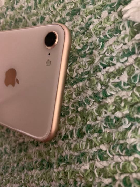 美品　iPhone 8 Gold 64 GB SIMフリー