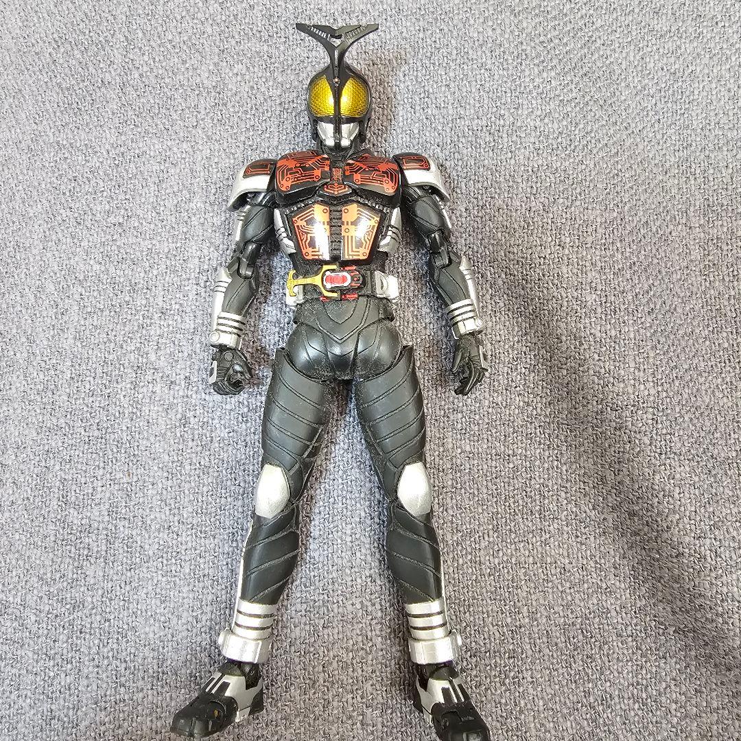 S.H.Figuarts（真骨彫製法）仮面ライダーダークカブト