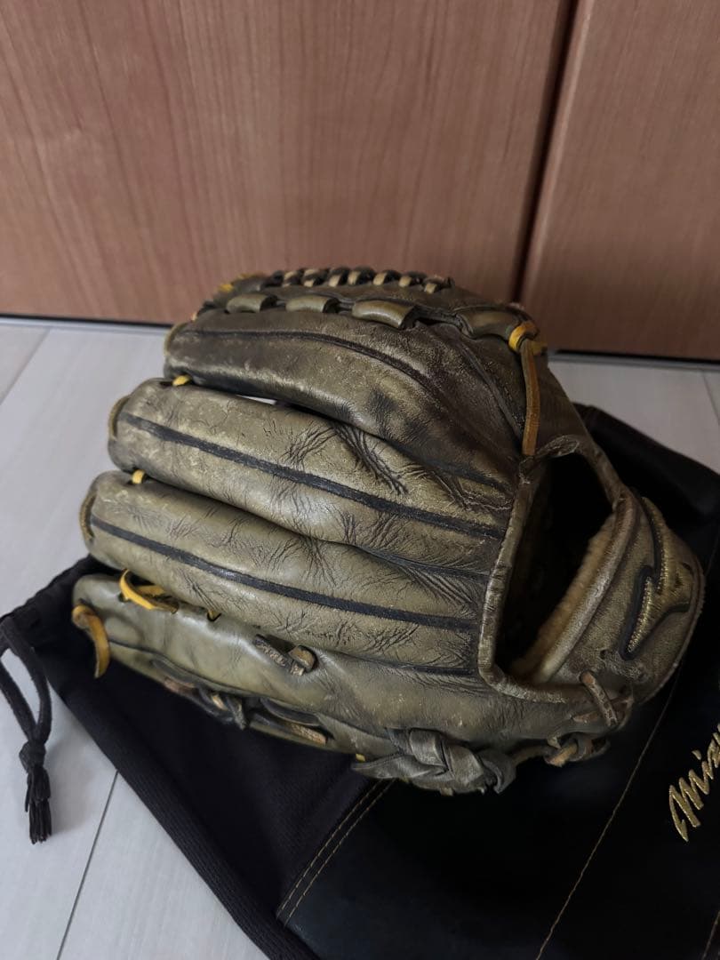 硬式グローブ内野手用