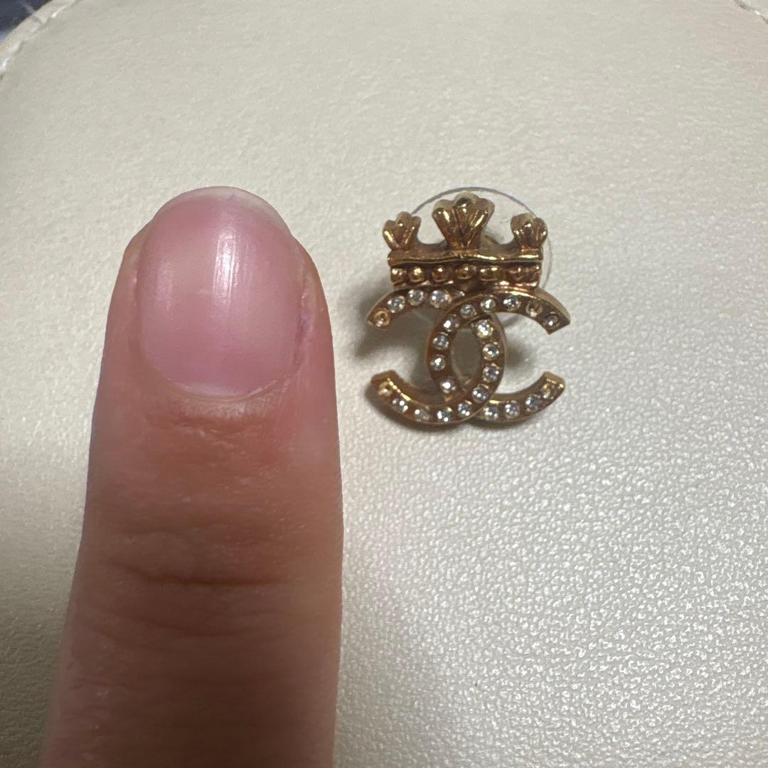 CHANEL 王冠ピアス　片耳