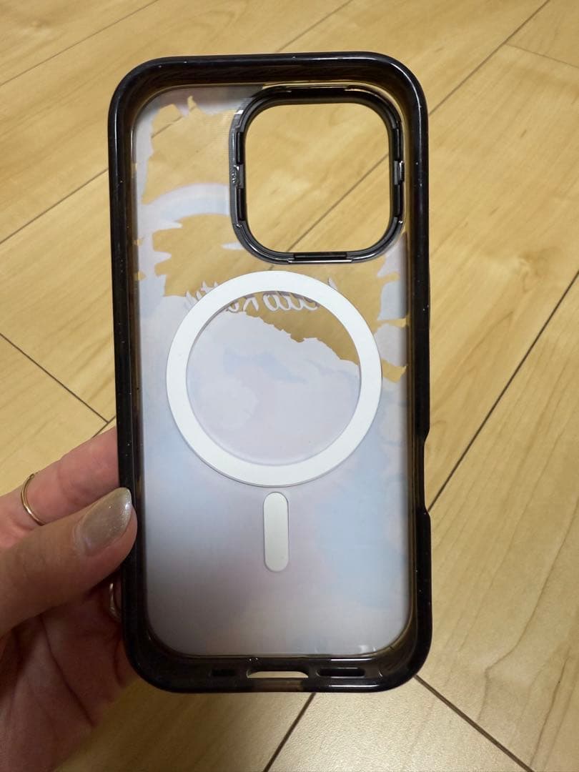 CASETIFY 16proサンリオ日焼けキティー