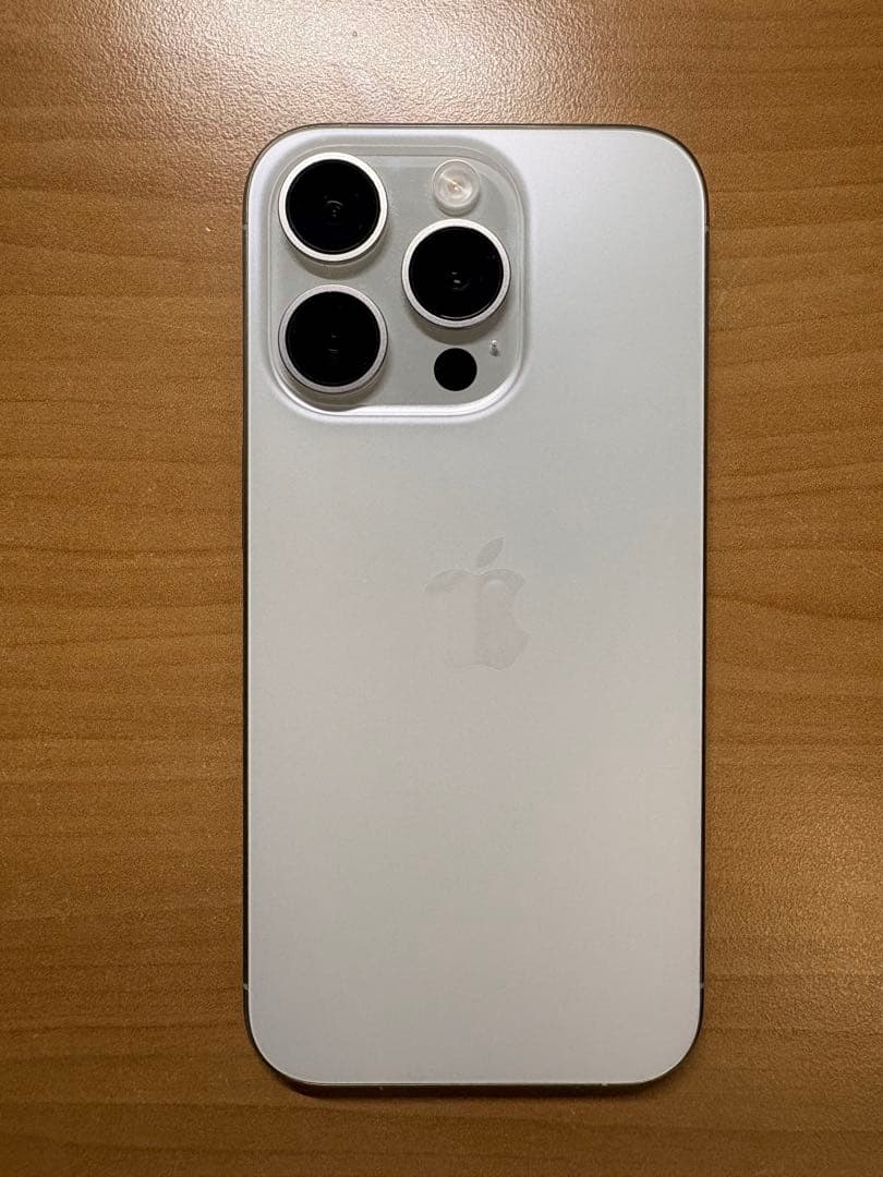 【美品】iPhone 15 Pro 128GBホワイトチタニウム