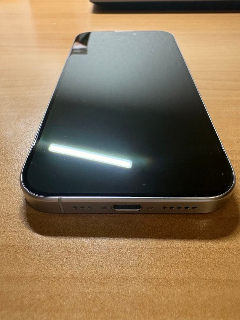 【美品】iPhone 15 Pro 128GBホワイトチタニウム