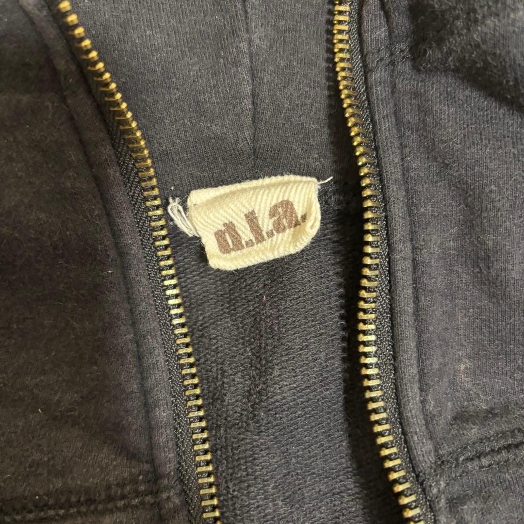 d.i.a パーカー