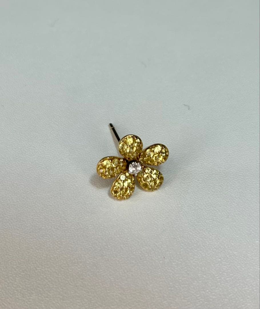 ミオハルタカ ビジュードエム　K18 お花のピアス イエロー