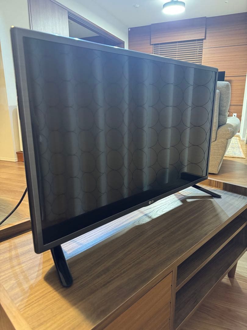 LG 32インチ スマートテレビLG 32LF5800