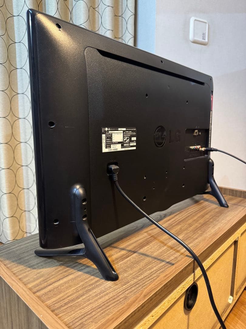 LG 32インチ スマートテレビLG 32LF5800