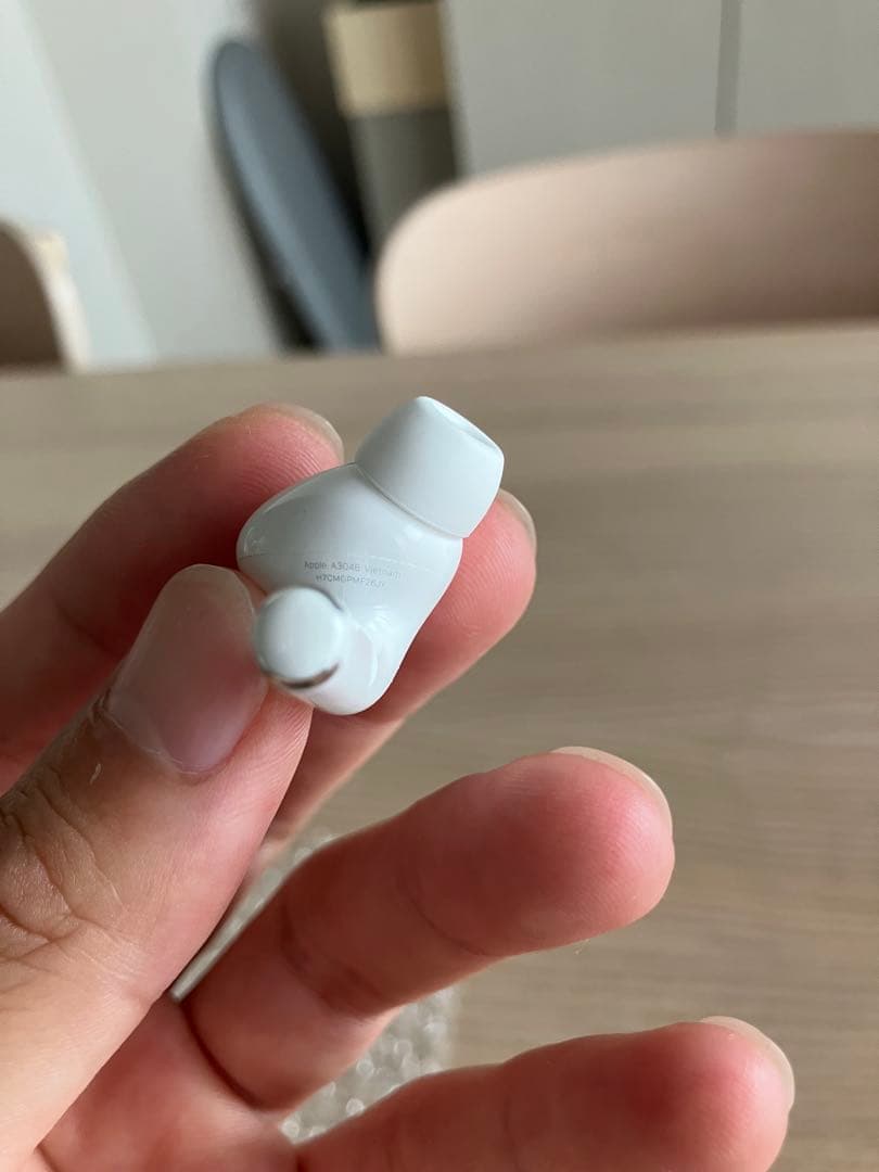 徹*夜様 【美品】 AirPodsPro 第二世代 両耳 イヤホンのみ