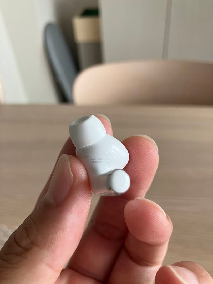 徹*夜様 【美品】 AirPodsPro 第二世代 両耳 イヤホンのみ