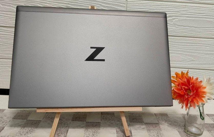 HP ZBook Firefly 15 G7 　i7 10世代モデル