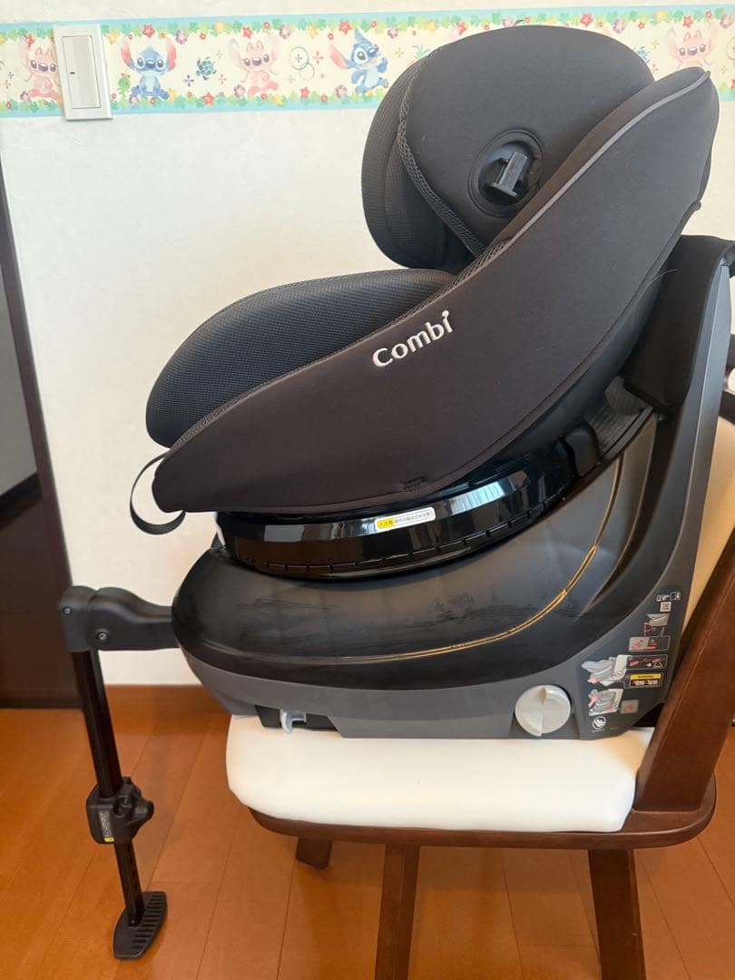 コンビ クルムーヴ コンパクトエッグショックチャイルドシート 回転式 コンパクト