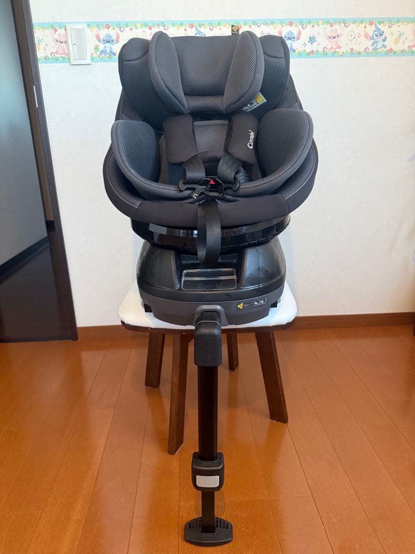 コンビ クルムーヴ コンパクトエッグショックチャイルドシート 回転式 コンパクト