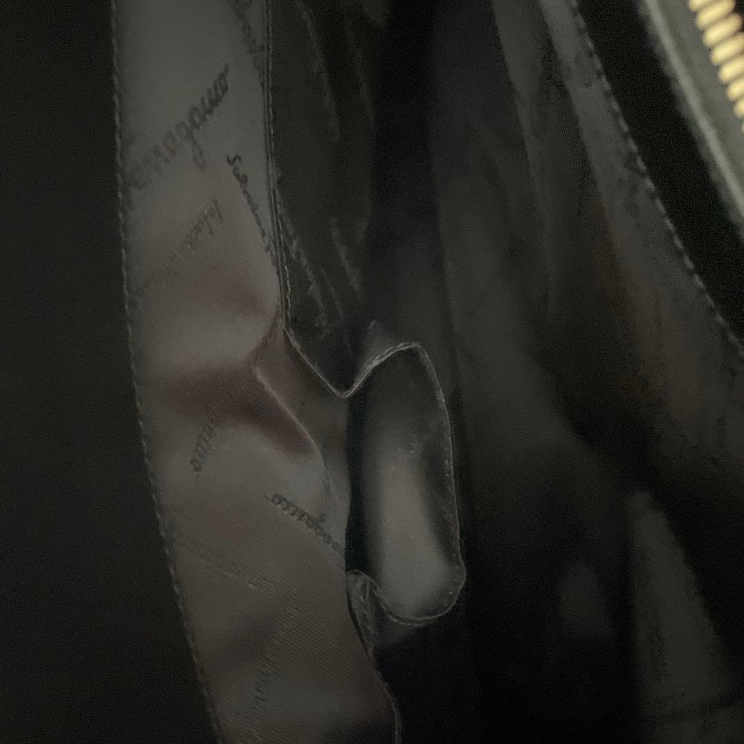 新品　レザートートバッグ ゴールド金具付き