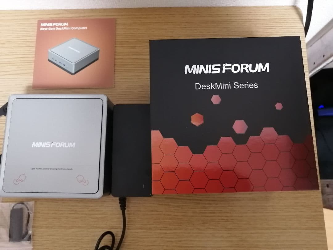 ミニPC MINISFORUM UM350