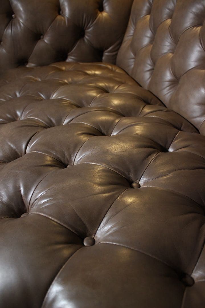 首都圏送無料〜トラモードデメテル18万総本革 レトロボタン ラブソファ ブラウン