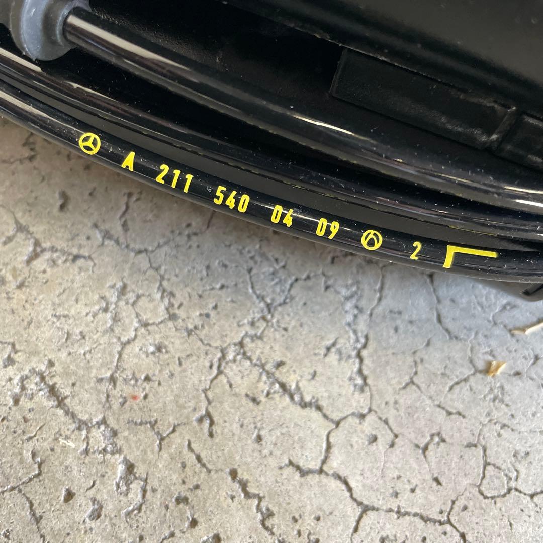 メルセデスベンツ　Eクラス　w211ワゴン　リアショックアブソーバー　未使用品