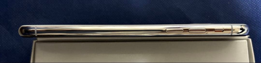 iPhone XS 256G シルバー フィルム、ケース付