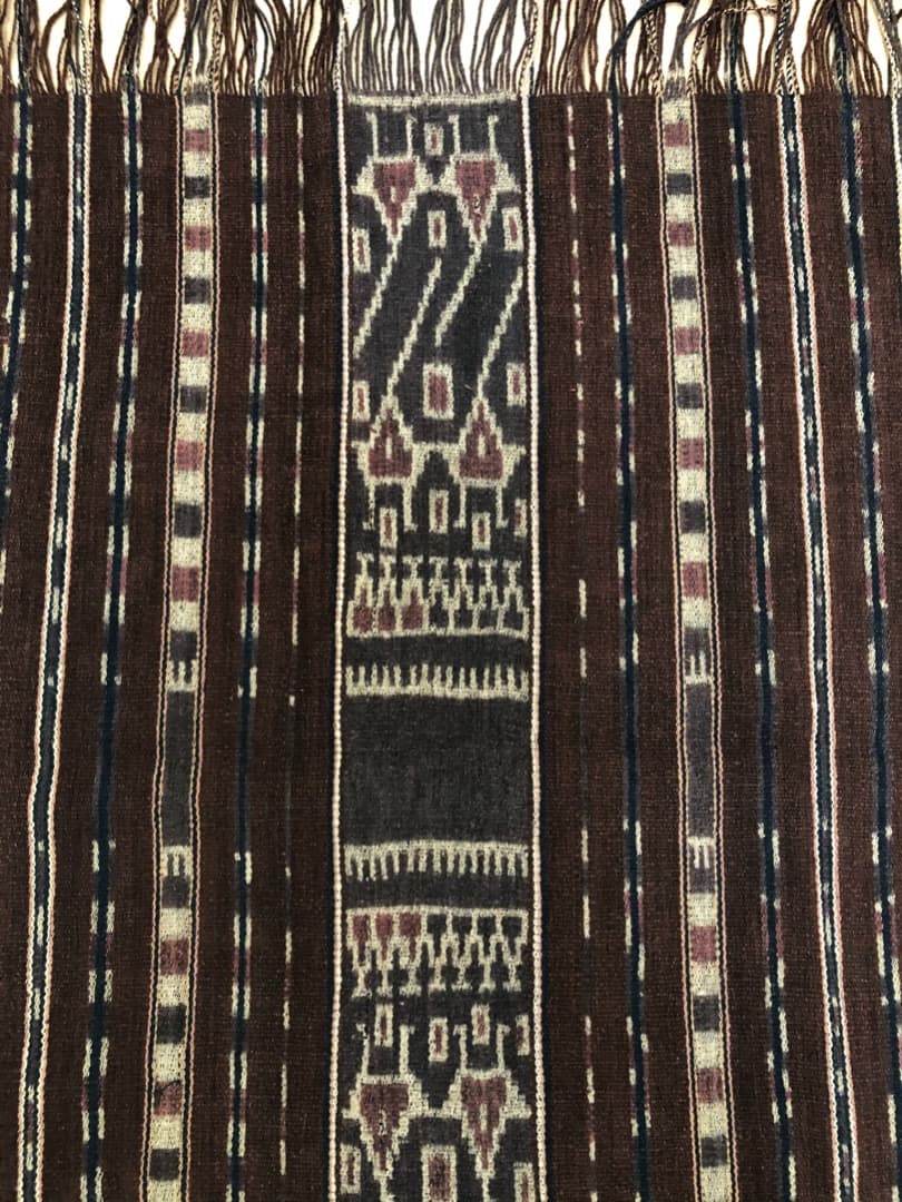 インドネシア　レンバタ島で25年位前に手織りされたイカット。