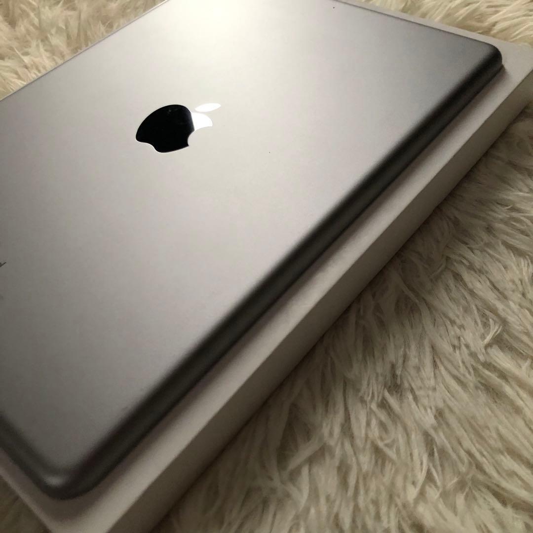 【完動品】iPad 第6世代 128GB 【すぐ発送】
