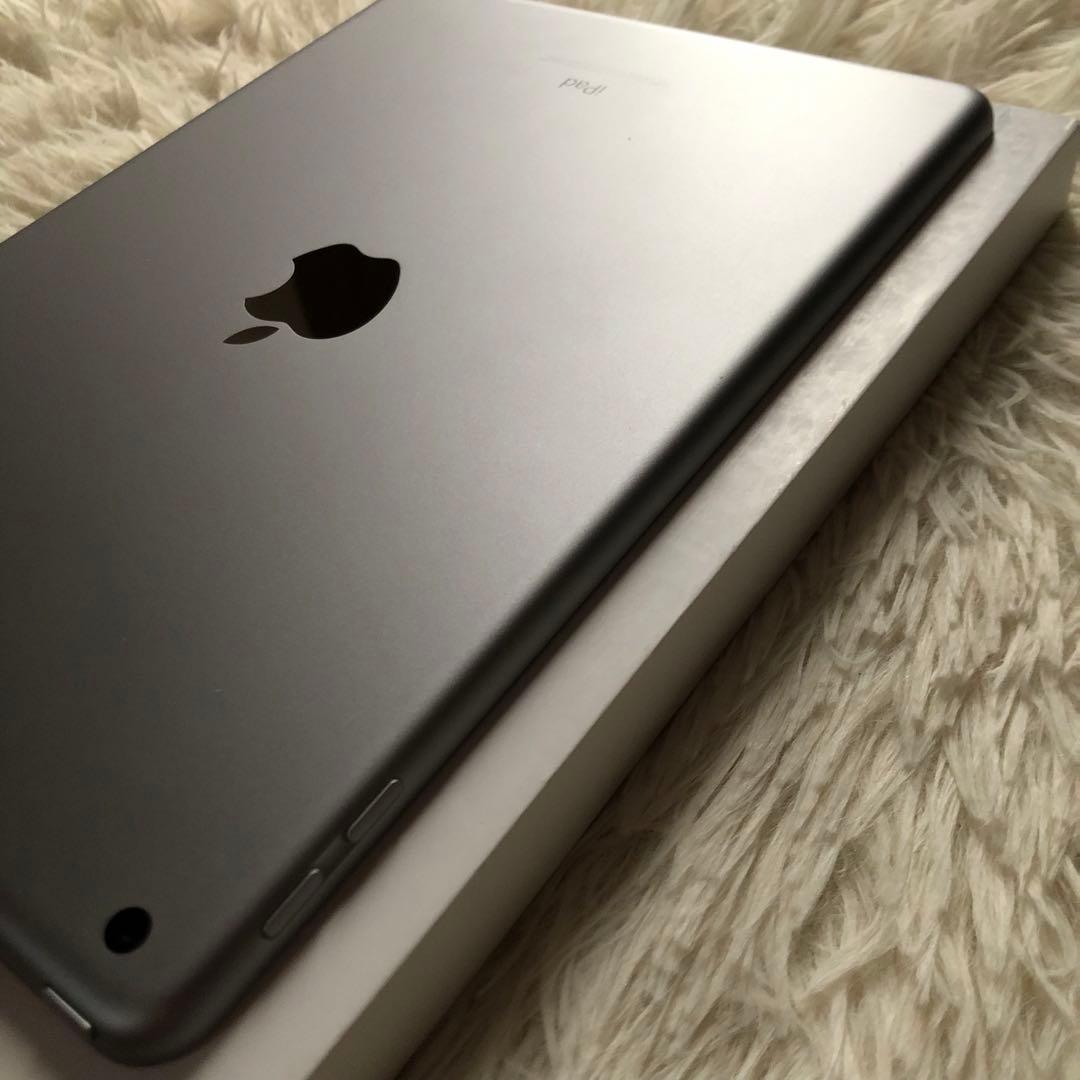 【完動品】iPad 第6世代 128GB 【すぐ発送】