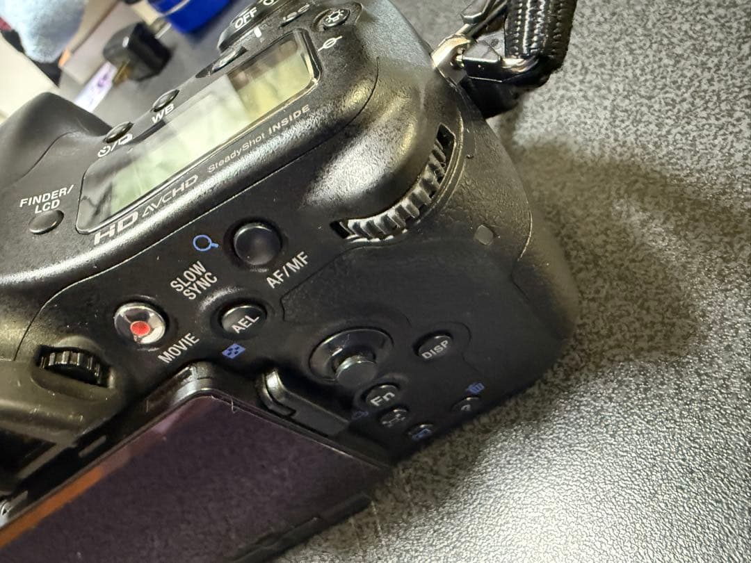 SONY α77 キットレンズ、シグマの望遠付き！