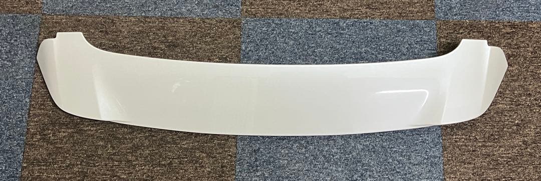 トヨタプリウスアルファリアスポイラー