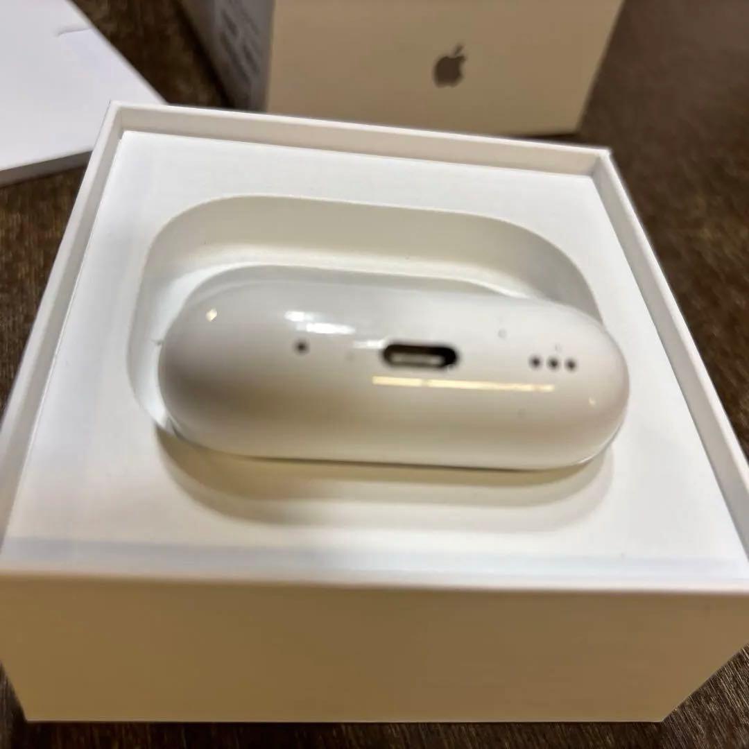 Airpods Pro2 (USB Type-C)。ケース付き。