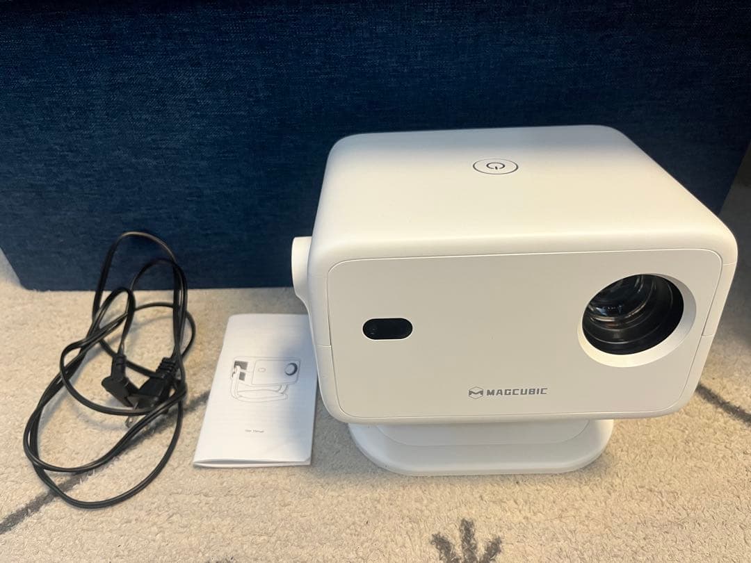 MAGCUBIC L018プロジェクター本体 ホワイト