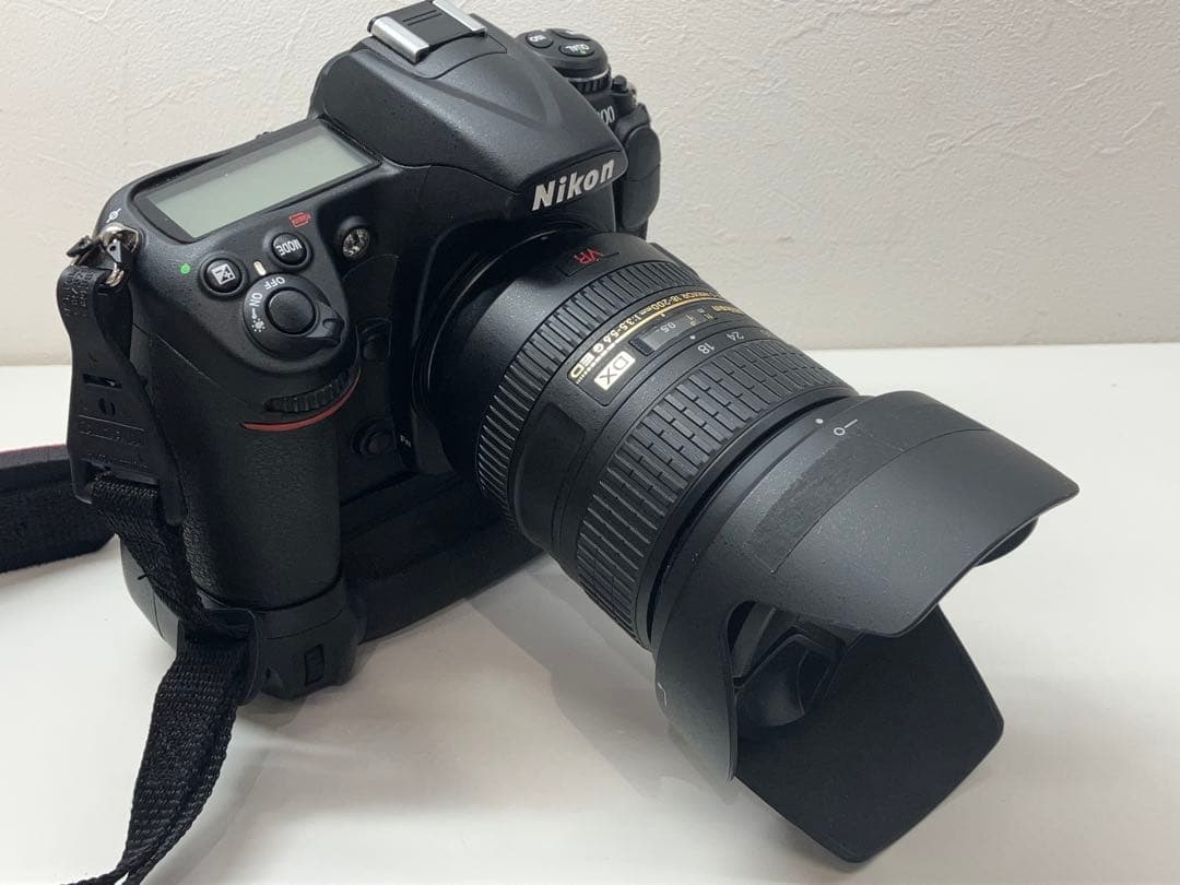 Nikon D300 デジタル一眼レフNIKKOR 18-200mm VR【⑤】