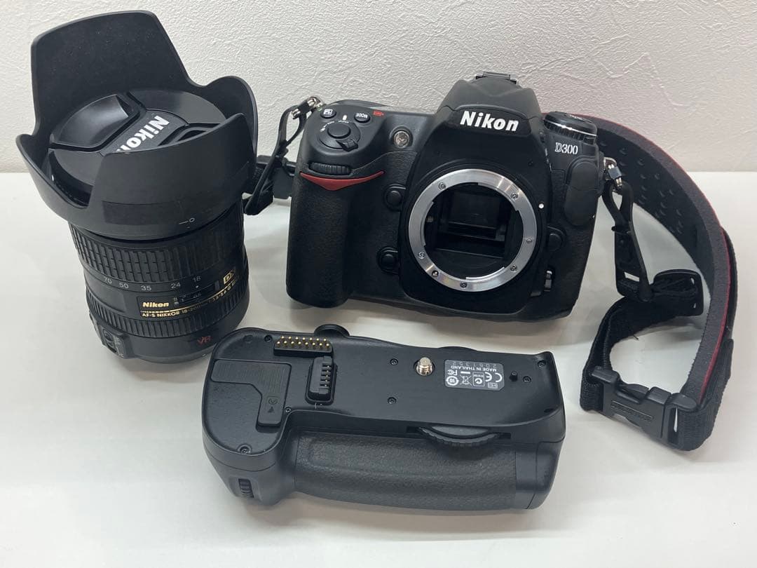 Nikon D300 デジタル一眼レフNIKKOR 18-200mm VR【⑤】