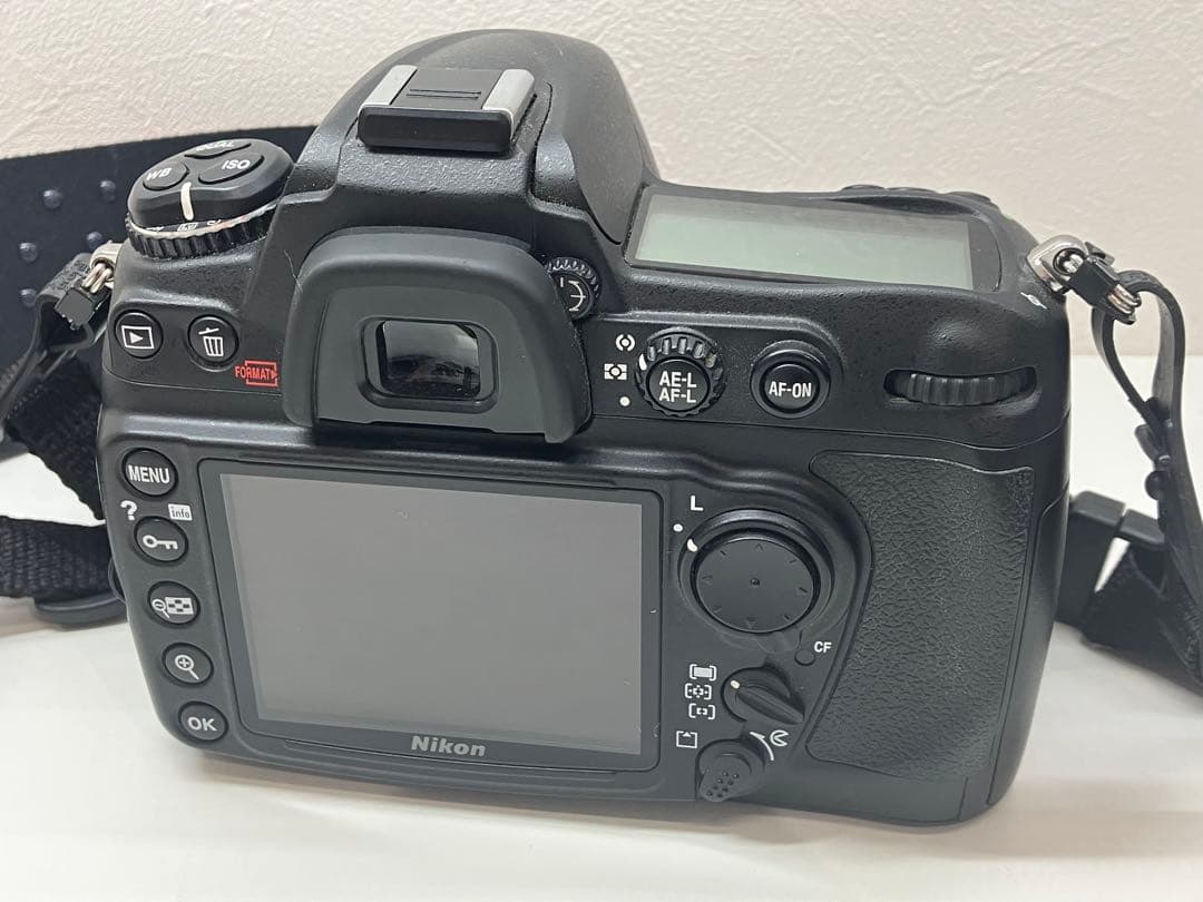 Nikon D300 デジタル一眼レフNIKKOR 18-200mm VR【⑤】