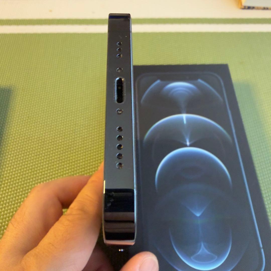 雪　Apple iPhone 12 Pro 128gb