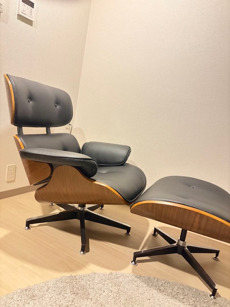 さか　①DORIS 1人掛け　イームズチェア　オットマン付き