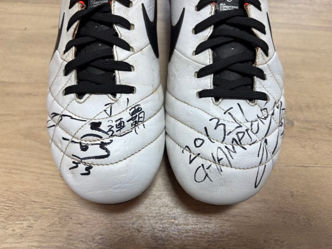 サンフレッチェ広島⭐︎2013年優勝Nike 実使用シューズ サイン入り