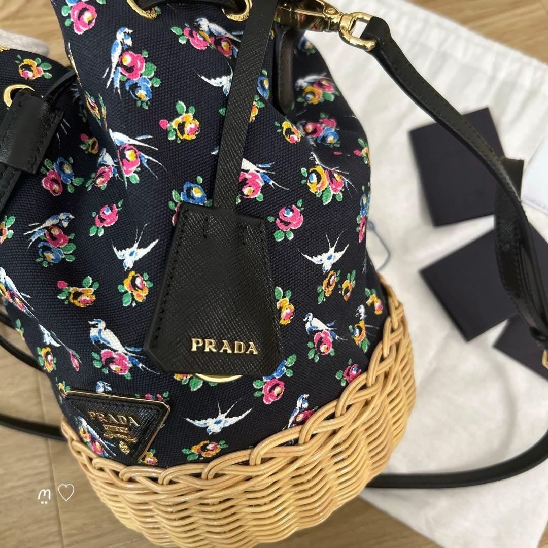 PRADAプラダ　プラージュバケットバッグ1BE04　ハンドショルダー　フラワー