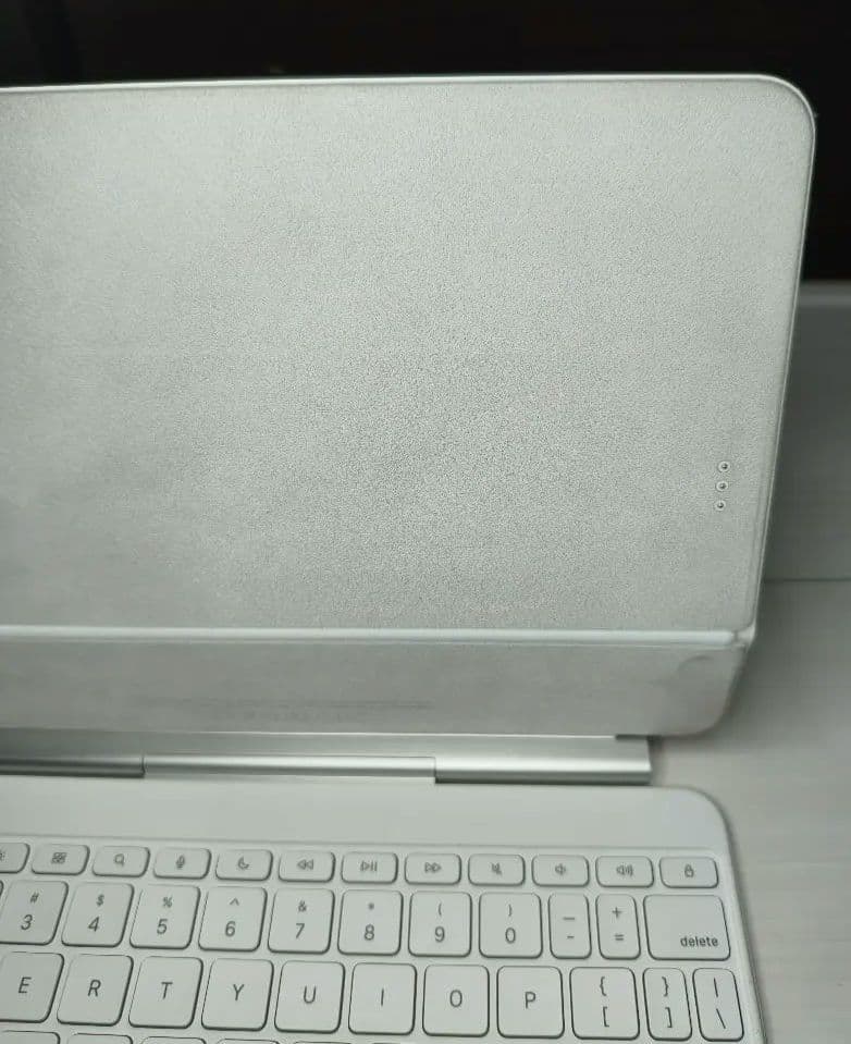 iPadケース　純正キーボード（A3339）