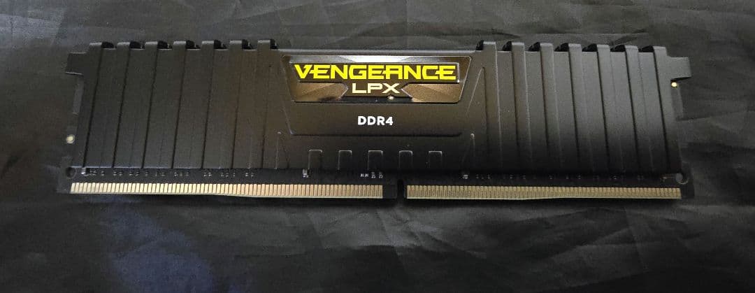 Corsair DDR4 2666Mhz メモリ 16GB（8GBx2）